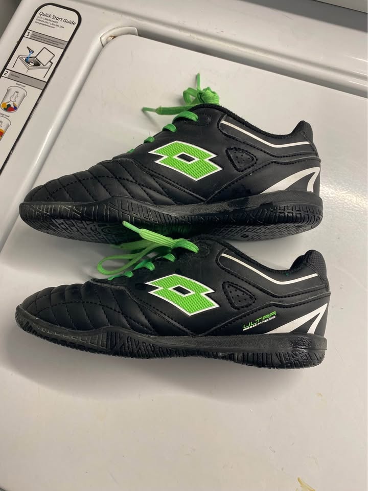 Size 1 - Lotto Indoor Soccer Shoes - photo 2