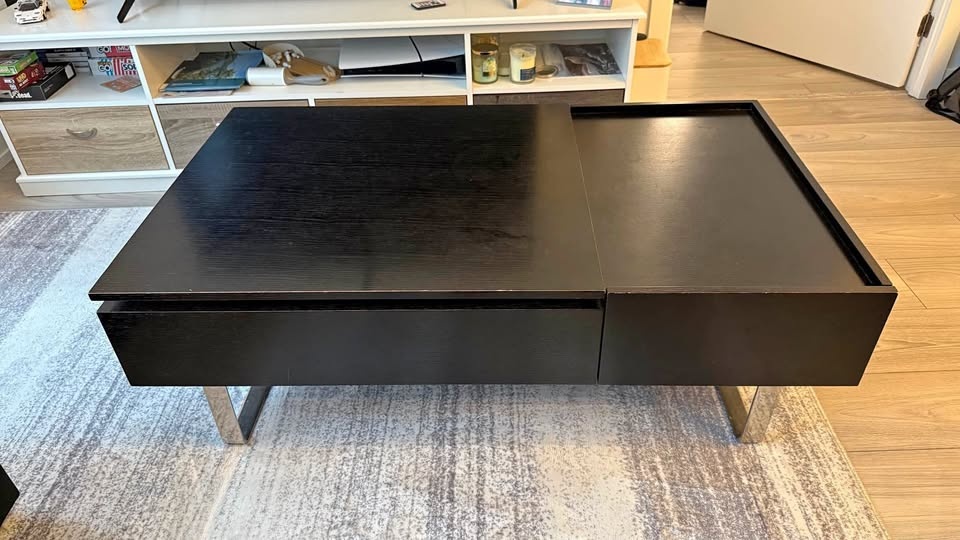 Lift-top coffee table from Structube - Evo Model