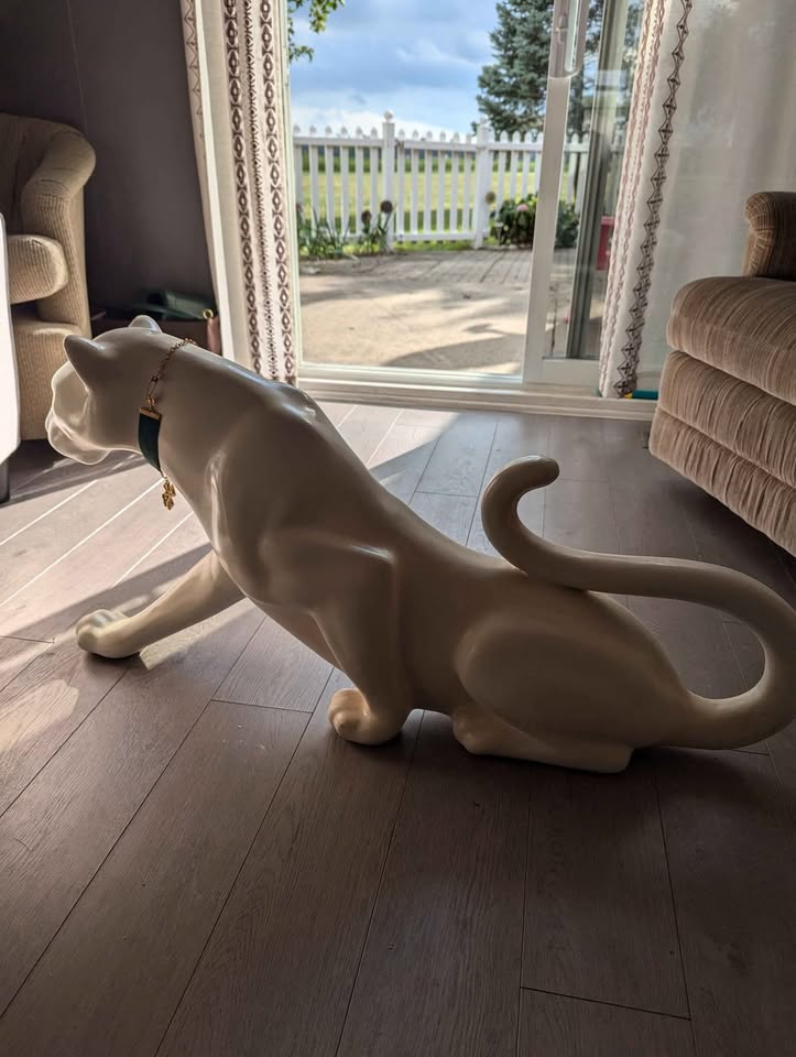 Ceramic white puma - photo 2
