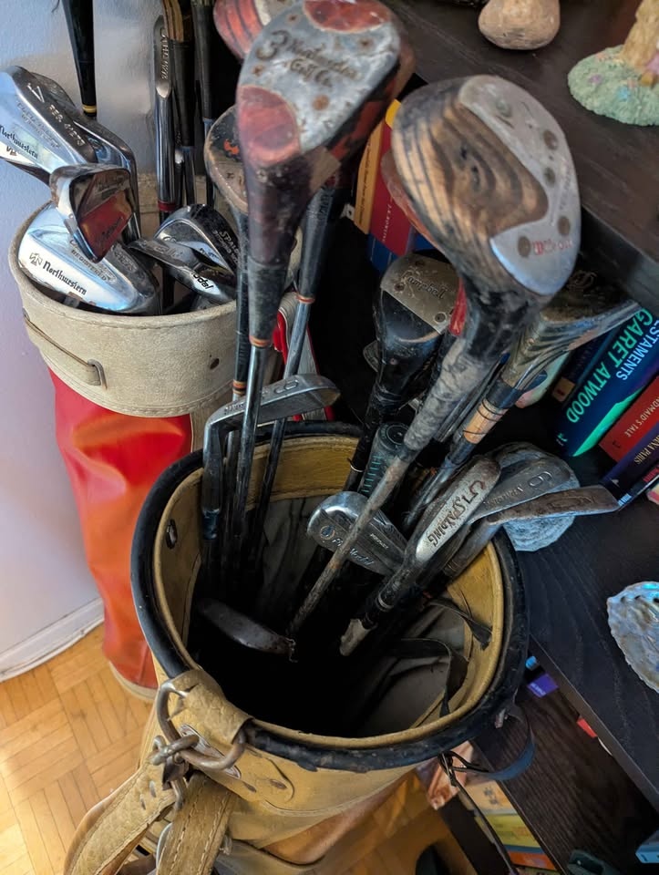 NEED GONE ASAP! 2 Sets of Vintage Golf Bags w/ Clubs and Accs - photo 2