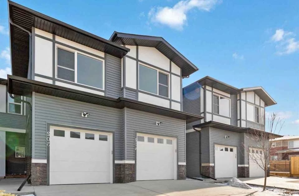 3 Beds 3 Baths - Townhouse