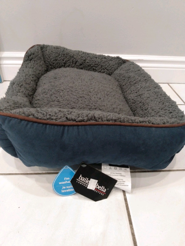 New comfy Small dog / cat bed