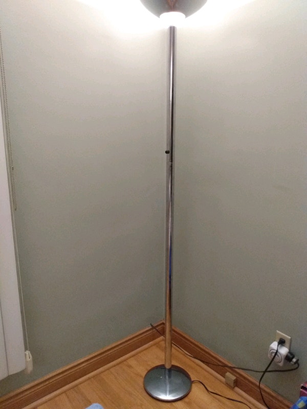 Tall metallic lamp - photo 2