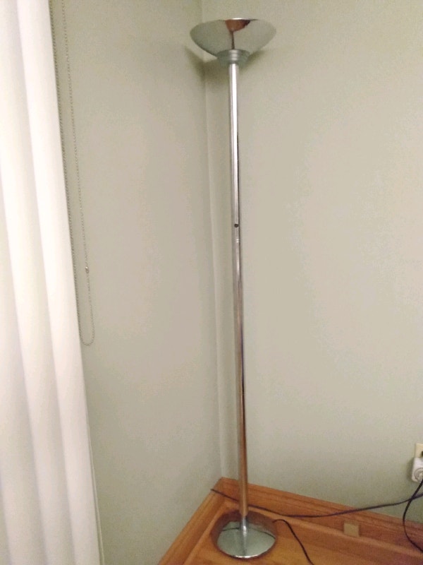 Tall metallic lamp - photo 3