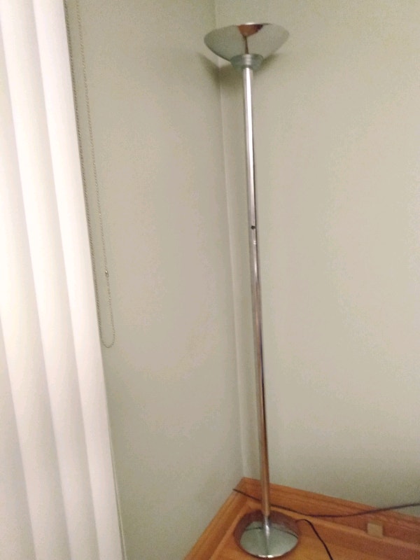 Tall metallic lamp - photo 4