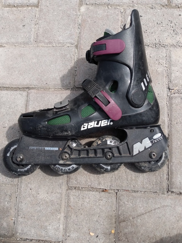 Black Bauer rollerblades for the summer - photo 3