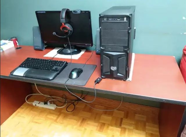 Computer desk - photo 2