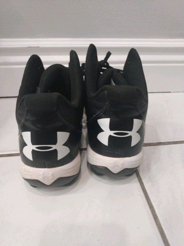 UnderArmour white youth baseball cleats mid - photo 3