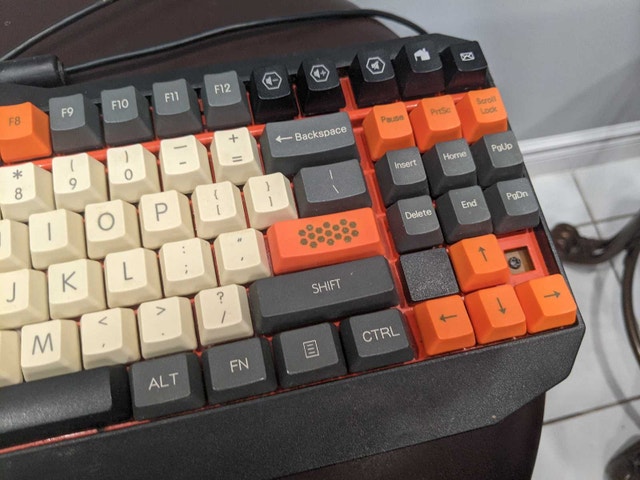 Zalman red switch 75% keyboard - photo 3