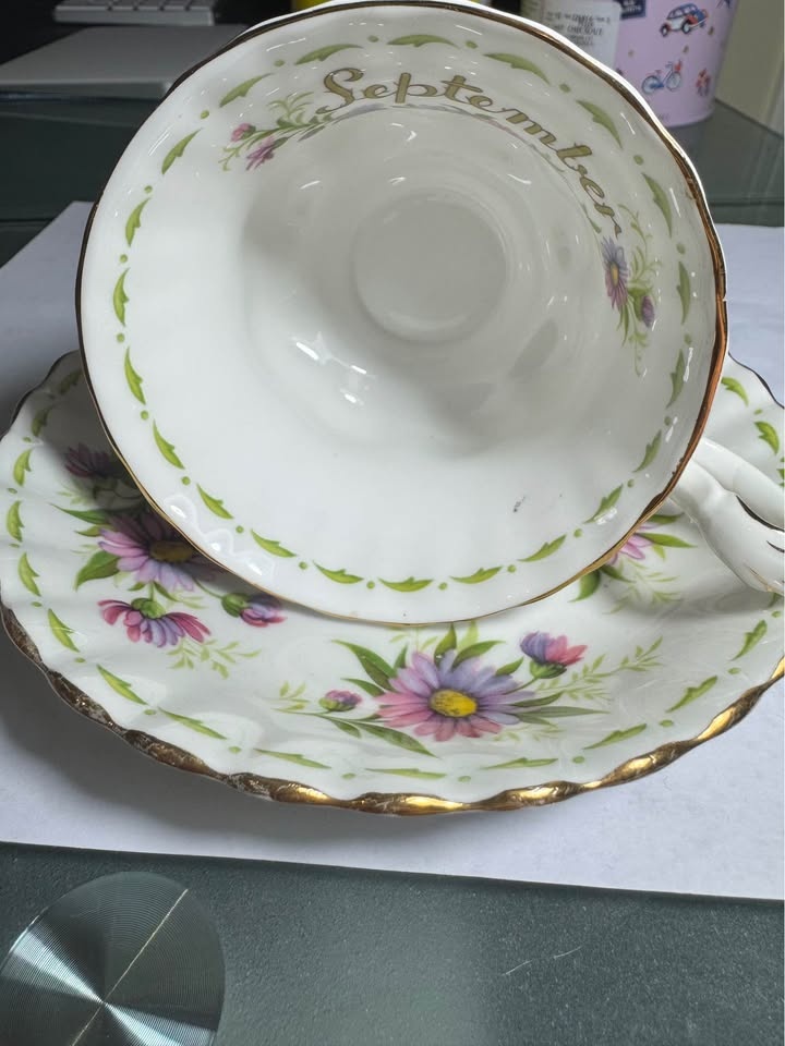 Royal Albert Teacup & Saucer – September - photo 3