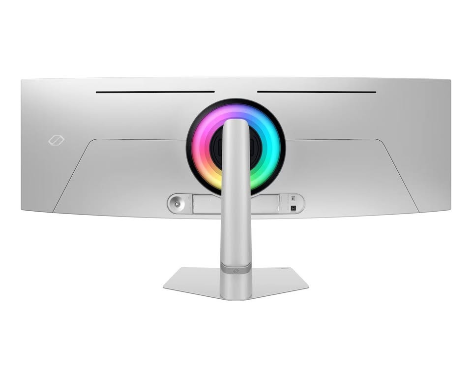 Samsung 49” Odyssey OLED G9 Gaming Monitor - photo 2