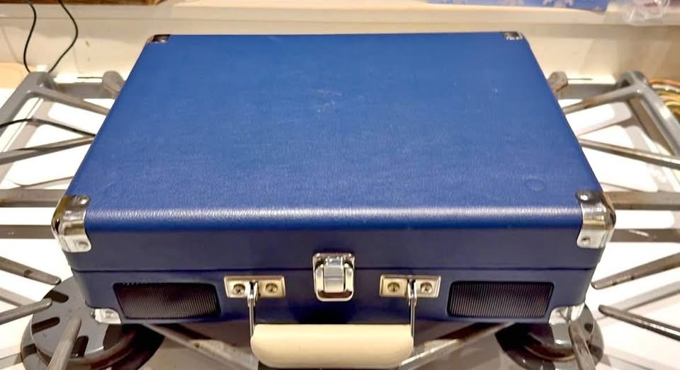 Crosley suitcase Record Player - Like New!