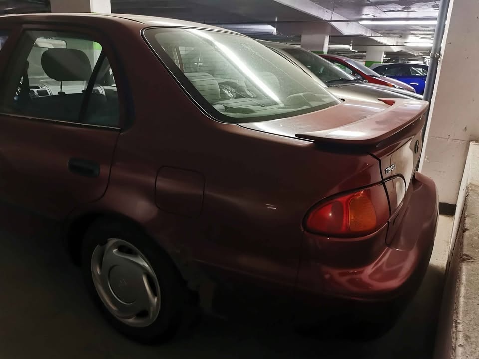 Mint | 1999 Toyota Corolla LX - photo 2
