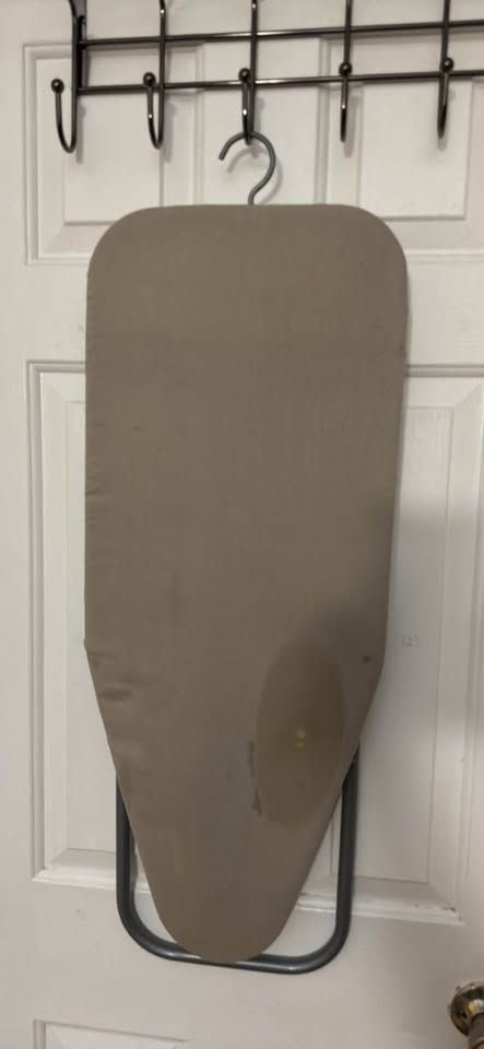 Home ironing board with hook - photo 2