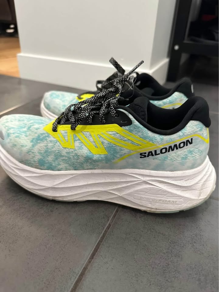 Salomon Women Running Aeroglide 2 US size 9 - photo 2