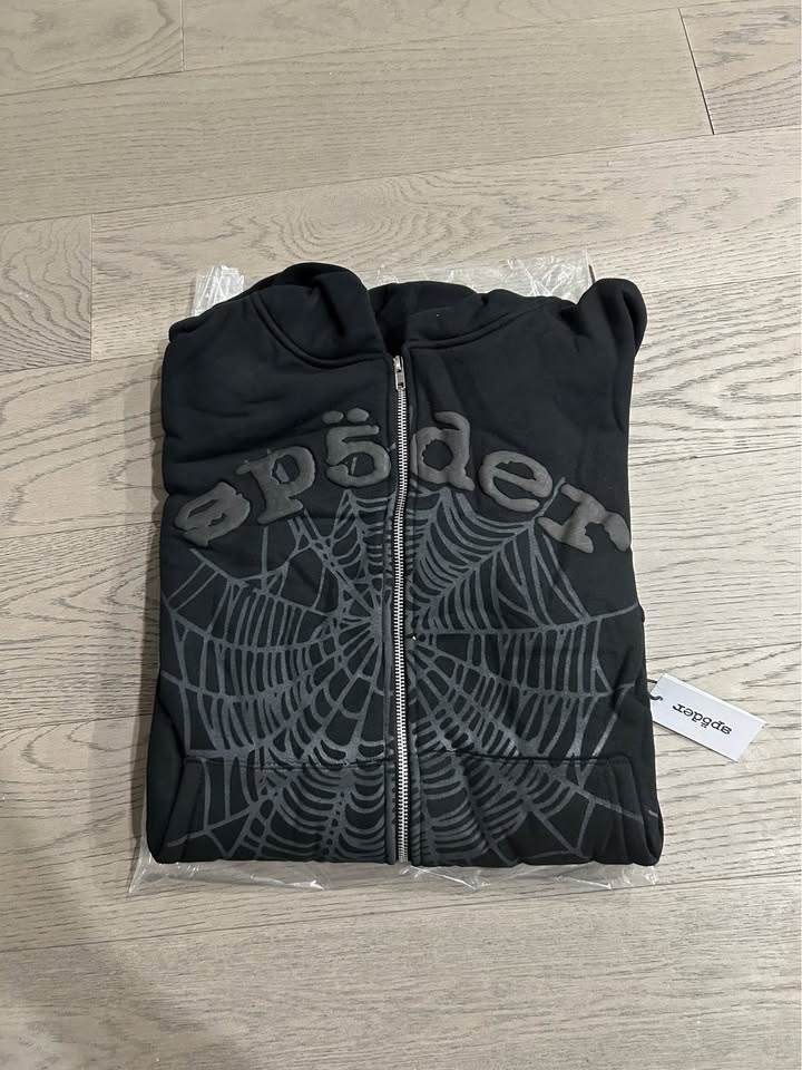 Spider black zip up hoodie size M - photo 2