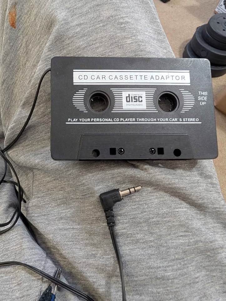 Cassette to CD adaptor - photo 2