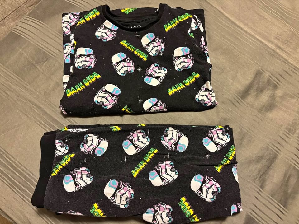 Marks & Spencer Star Wars Pyjama Set - Size 9/10