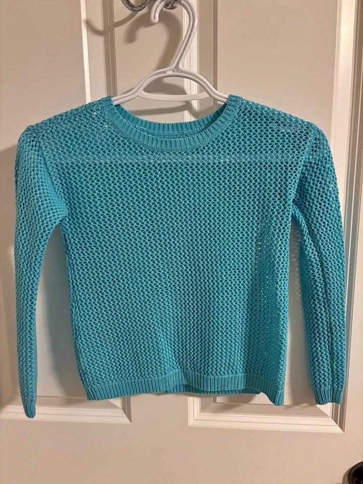 Children’s Place size small (5/6) pretty sweater