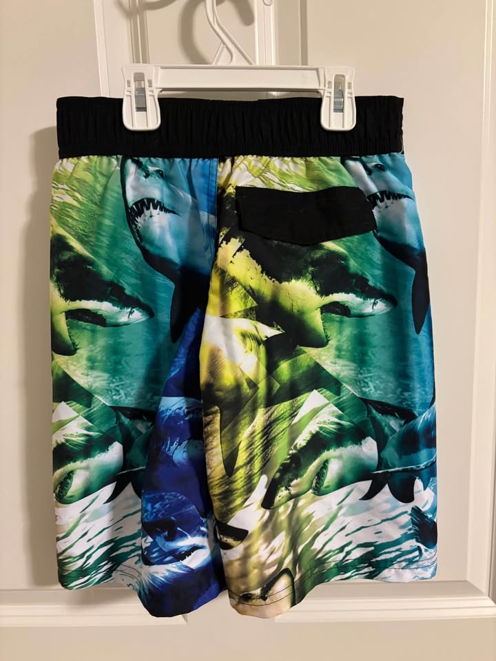 Child size medium (7/8) shark-pattern swim shorts - photo 2