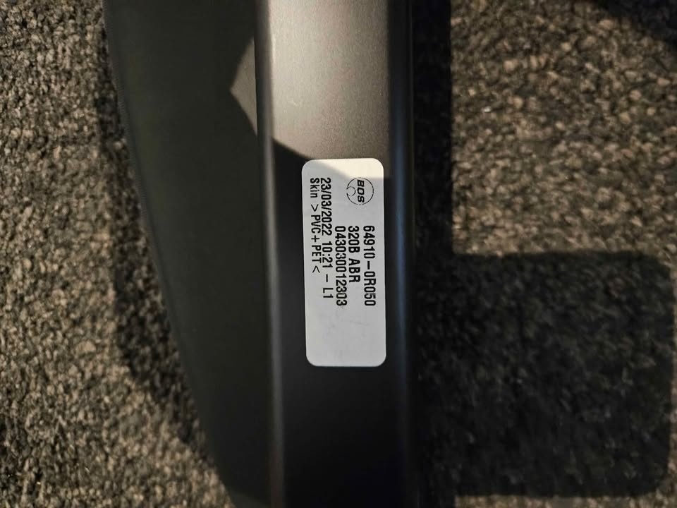 OEM Toyota RAV4 Retractable Trunk Cargo Cover (2019–2025) - photo 2