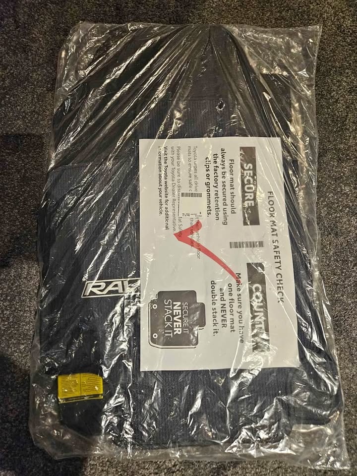 OEM Toyota RAV4 Carpet Floor Mats – 2019–2025 (Brand New, Sealed