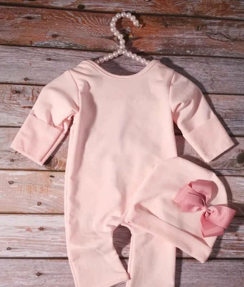 🎀 Newborn Baby Girl Outfit – $10(Washed, Never Worn) 🎀 - photo 2