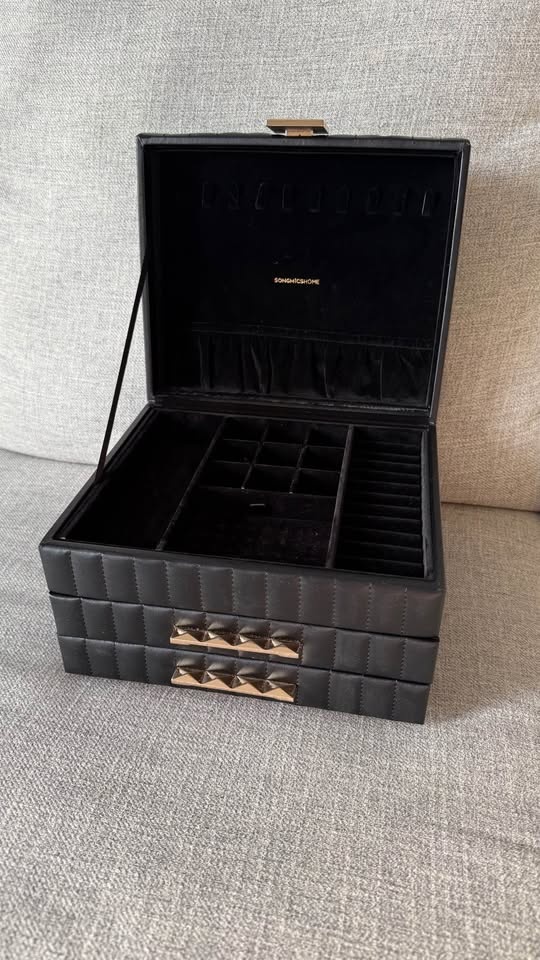 ✨ Elegant Black Jewelry Box with Drawers | Like New ✨ - photo 2