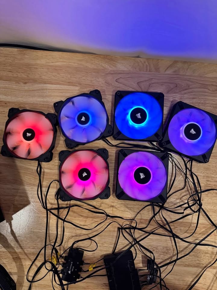 Lot of 6 Corsair RGB Fans with RGB Hub