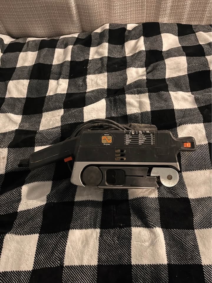 Variable Speed Belt Sander - photo 2
