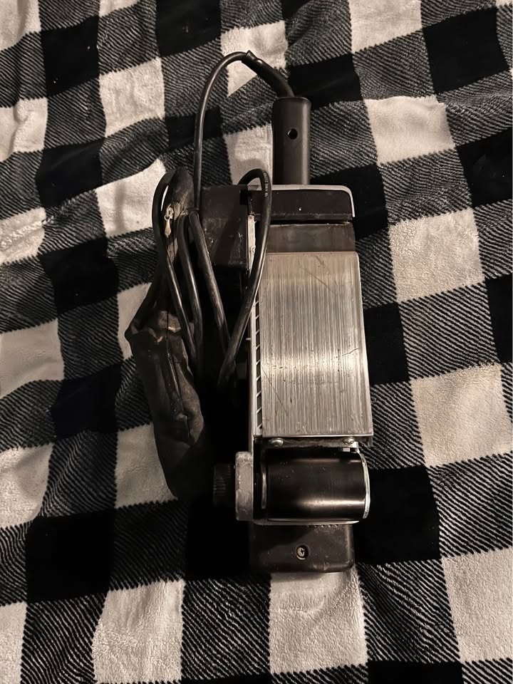 Variable Speed Belt Sander - photo 4