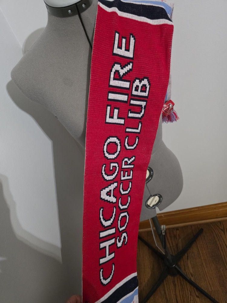 Chicago Fire scarf - photo 3