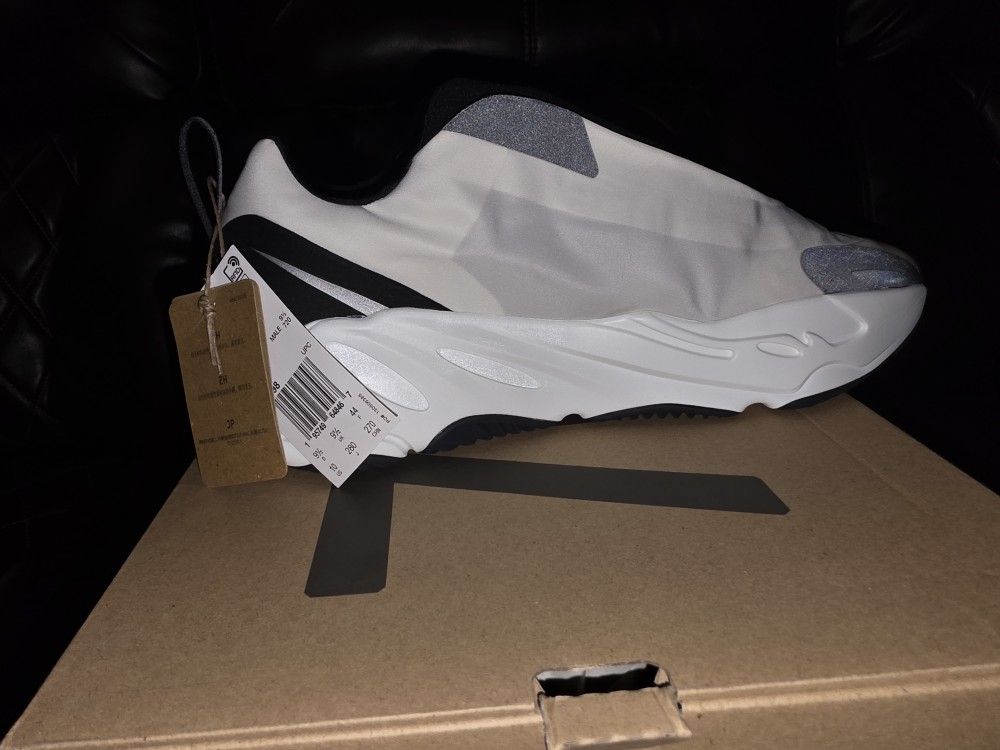 Adidas Yeezy Boost 700 MNVN - photo 5