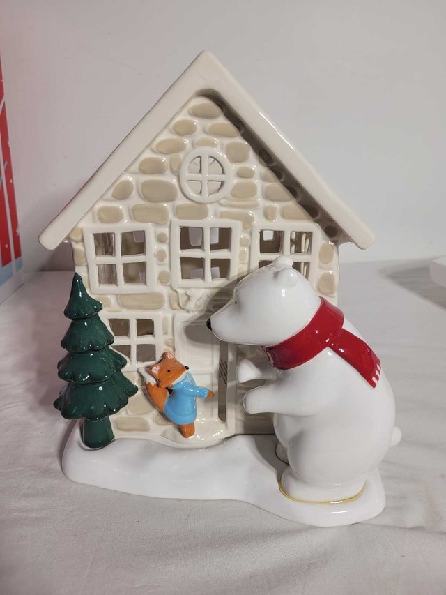 Bath & Body Works Village House Luminary - photo 4