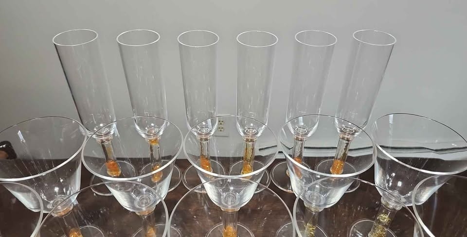 Acrylic Stemware & Cutlery - 98 pieces - photo 2