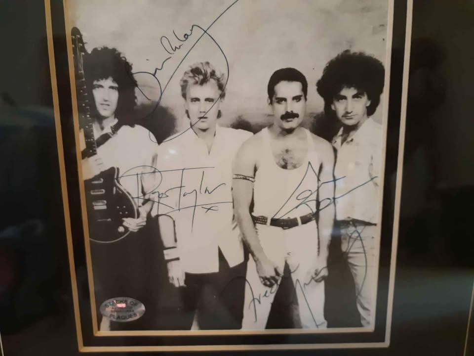 QUEEN MEMORABILIA SIGNED BY ALL MEMBERS OF QUEEN - photo 3