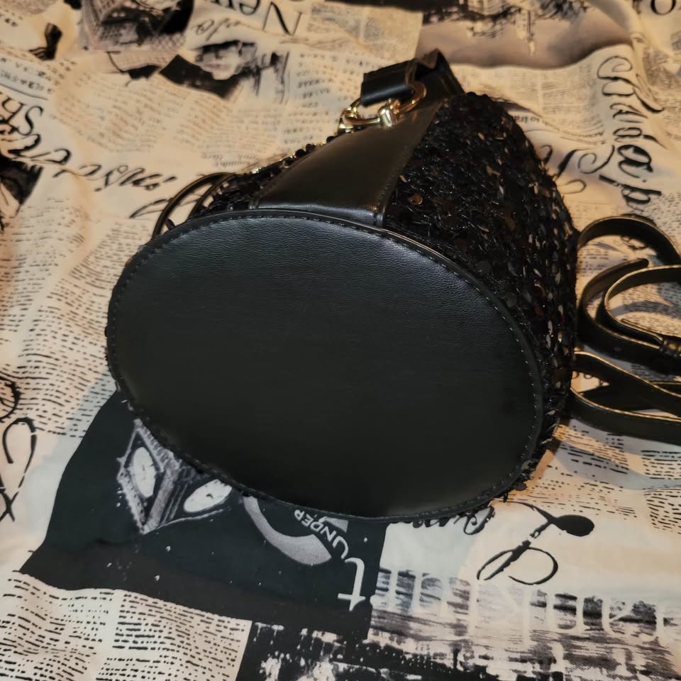Badgley Mischka Black sequins bucket bag - photo 5
