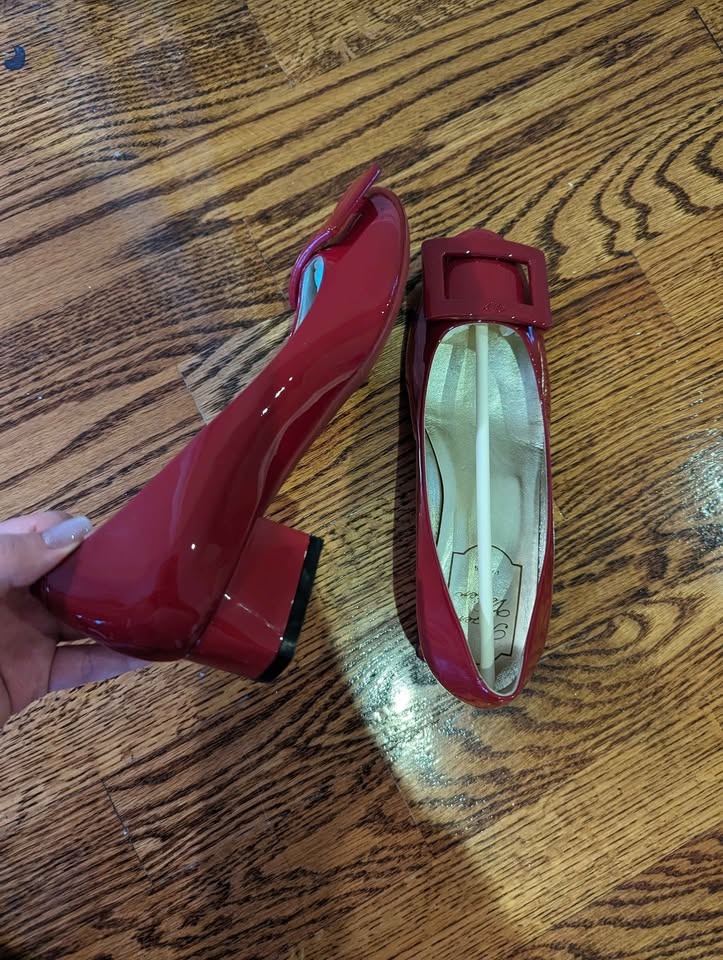 Roger Vivier Kitty Heel