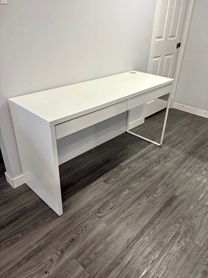 IKEA Micke desk