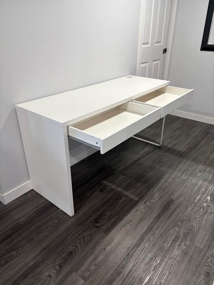 IKEA Micke desk - photo 2