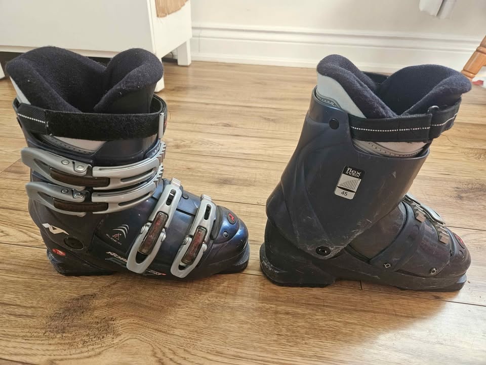 Nordica Junior Ski Boots – Size 24 / 24.5 - photo 2