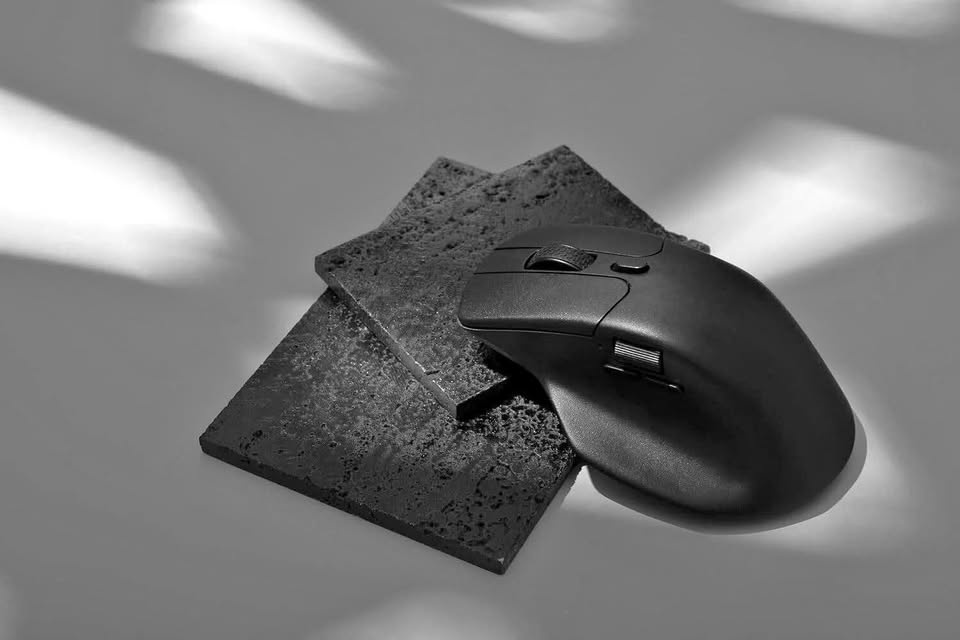 Keychron M6 All-Silent Wireless Gaming Mouse – Black