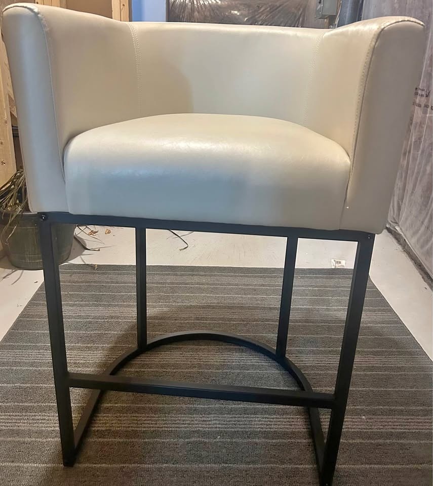 New-Lue Bona Barstool