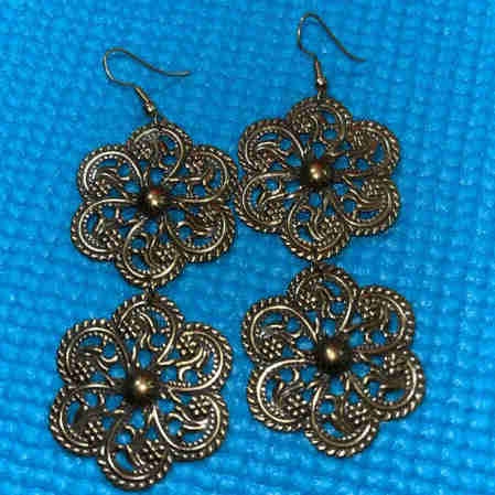filigree-style drop earrings
