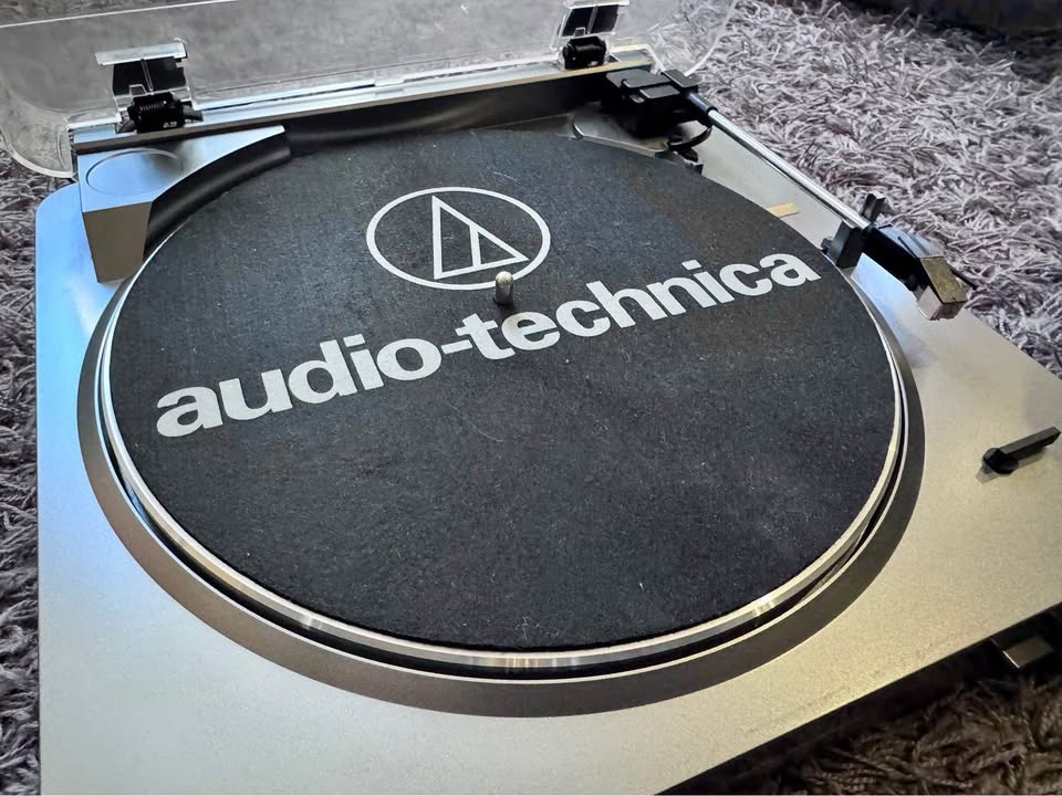 Audio Technica AT-LP60 Record Player - photo 2