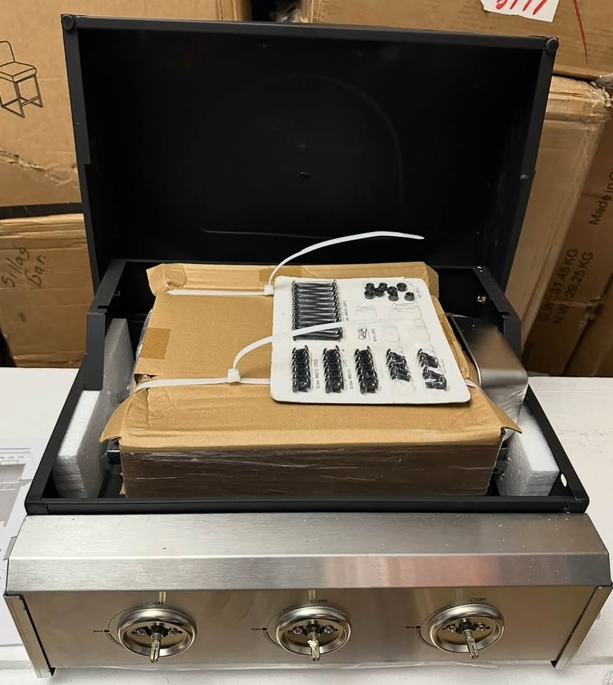 3 Burner Propane Gas Barbecue Grill - photo 3