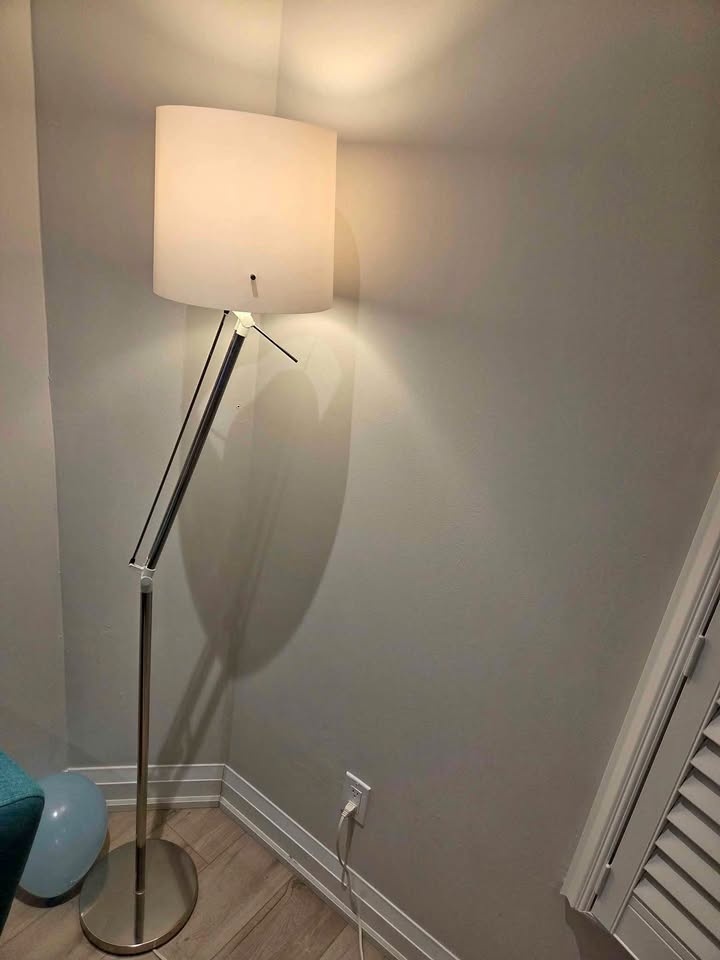 Floor lamp