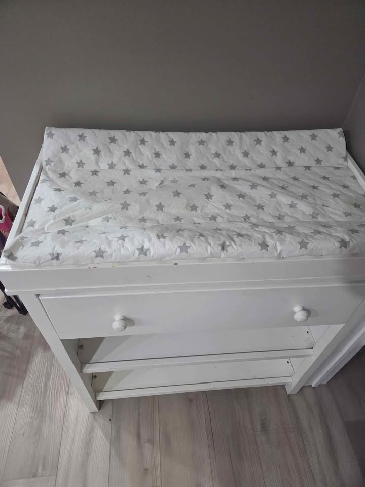 Baby Changing table - photo 2