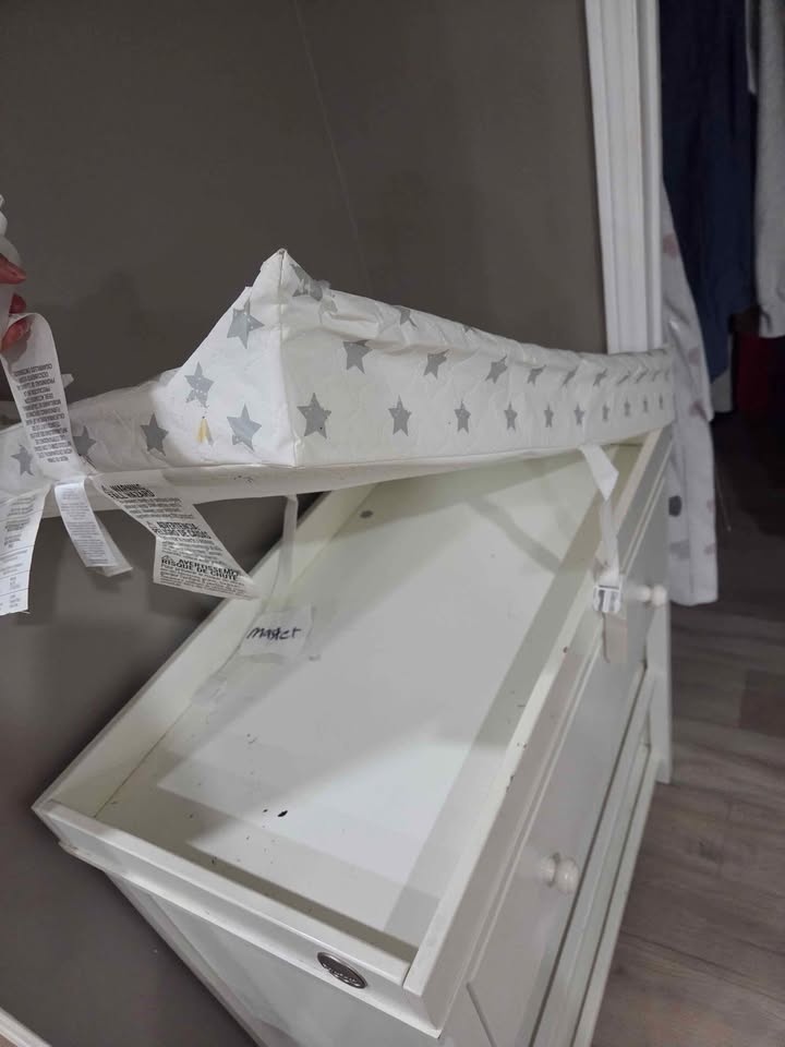 Baby Changing table - photo 3