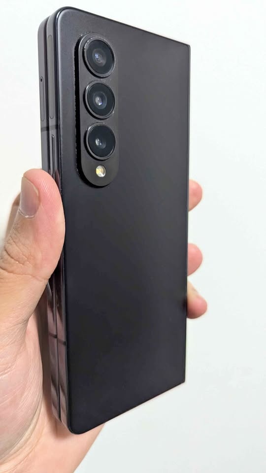 Samsung Z Fold 4 | 256 GB